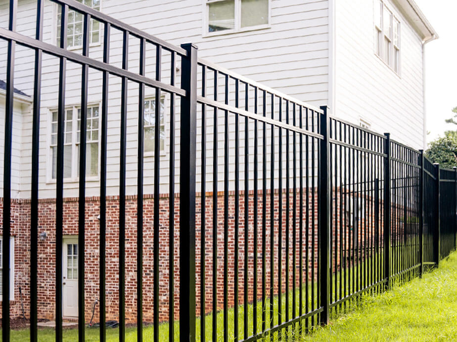 Aluminum fence contractor in Wyoming
