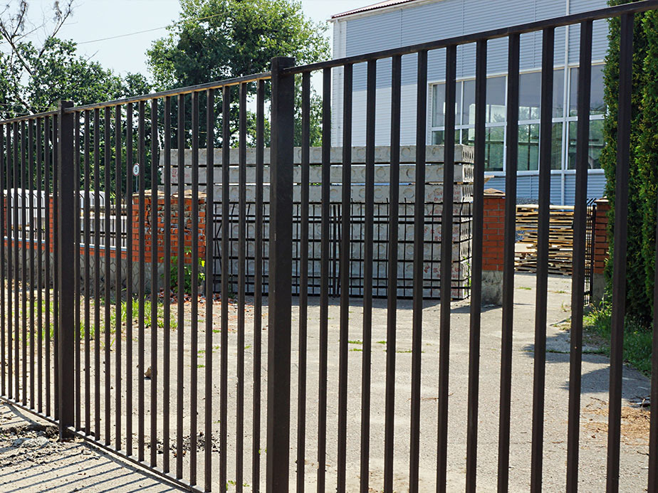 Commercial Aluminum fence company in xxxREGION