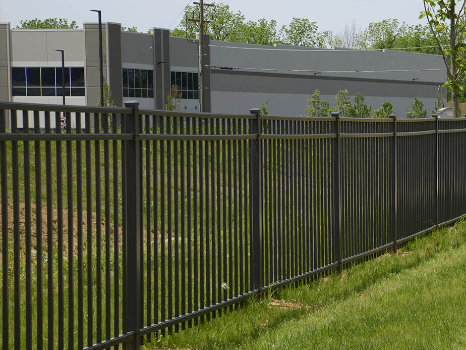 Commercial fence company in xxxREGION