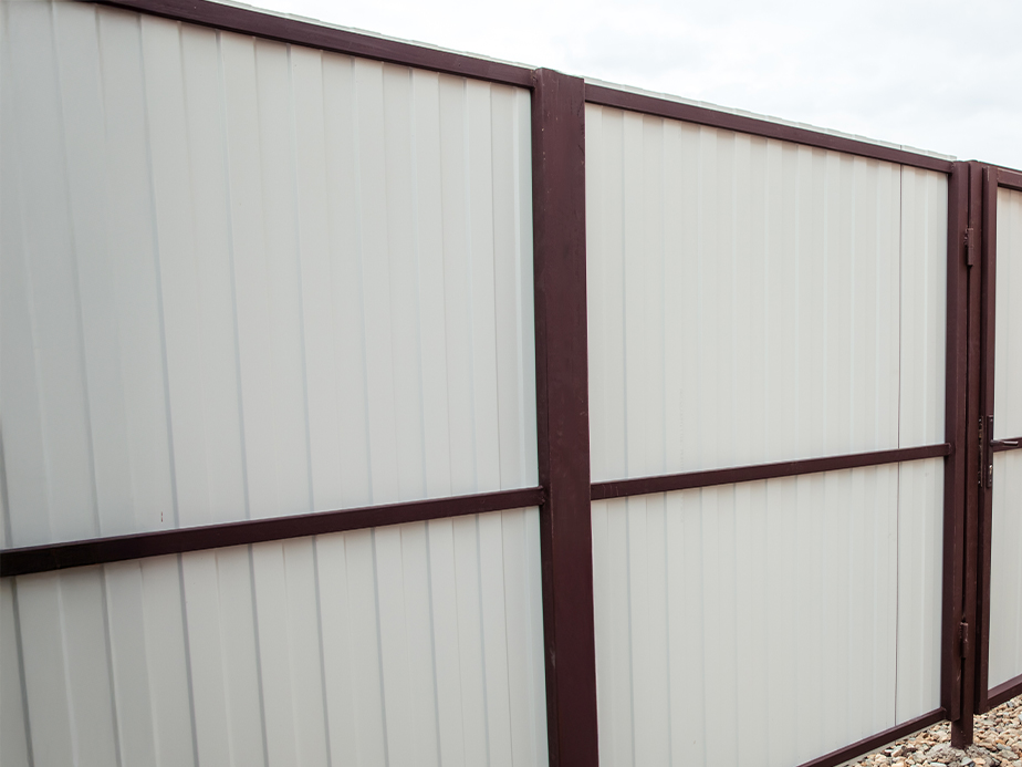 Corrugated Steel fence contractor in xxxREGION