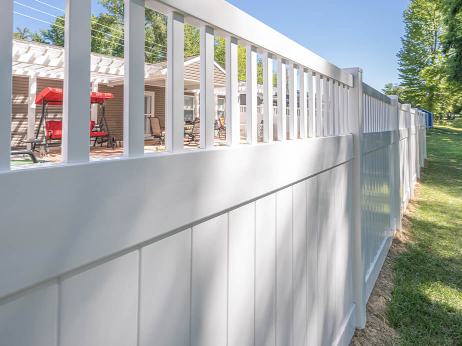 This Town Wyoming residential and commercial fencing