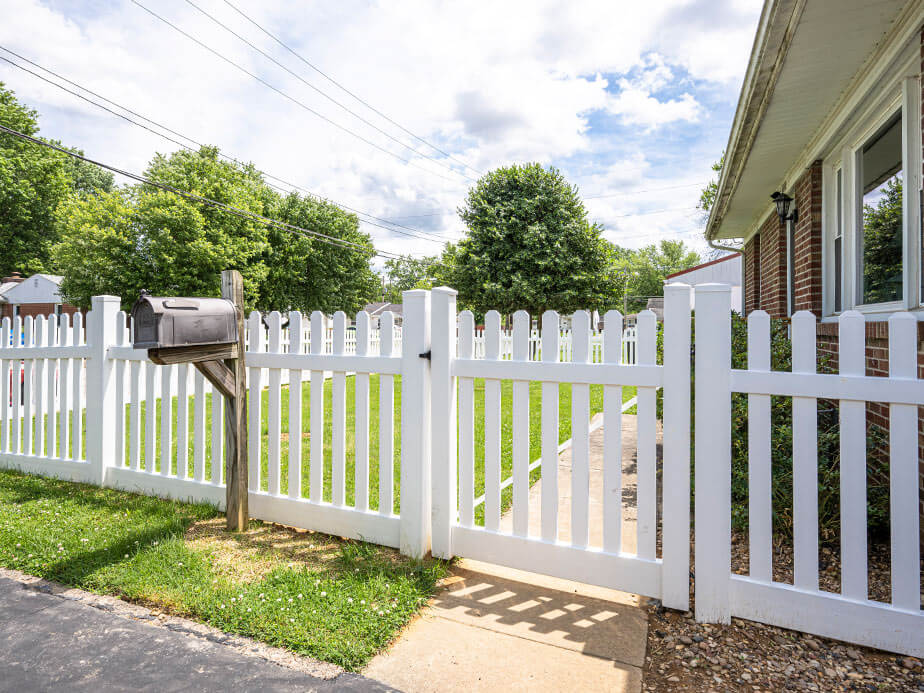 vinyl fence This Town Wyoming
